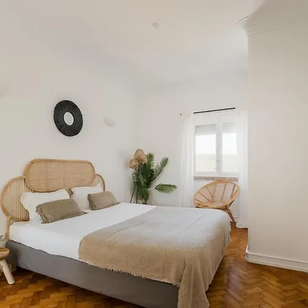 Apartment Casa Boma - Lighting With Private Balcony - Campolide I