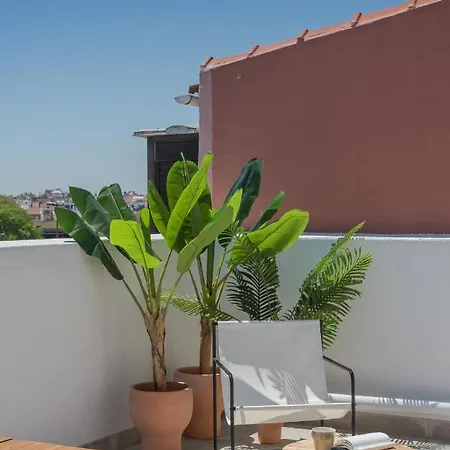 Casa Boma - Lighting With Private Balcony - Campolide I *