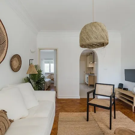 Casa Boma - Lighting With Private Balcony - Campolide I شقة *